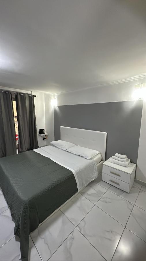 Gradoniroom26 Napoli Bagian luar foto